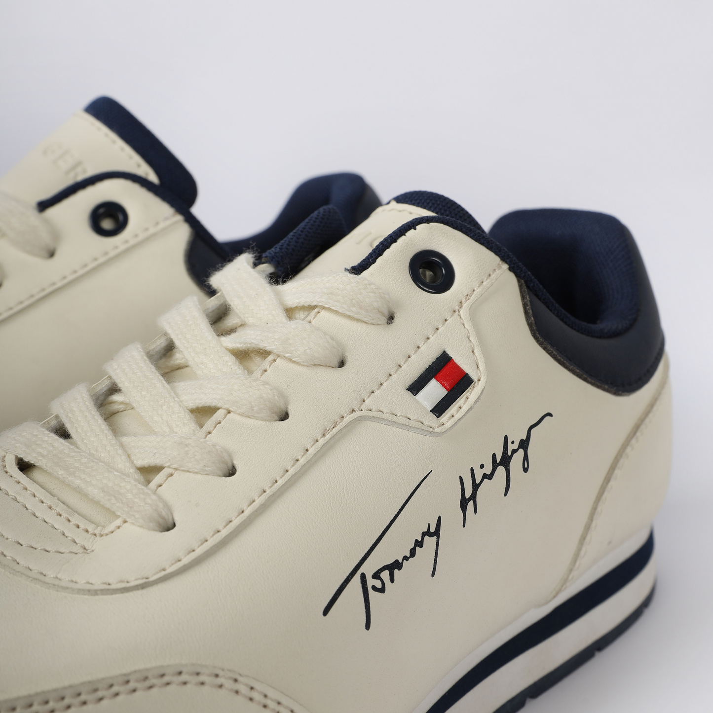 Flag Leather Sneaker" by Tommy Hilfiger. BEIGE