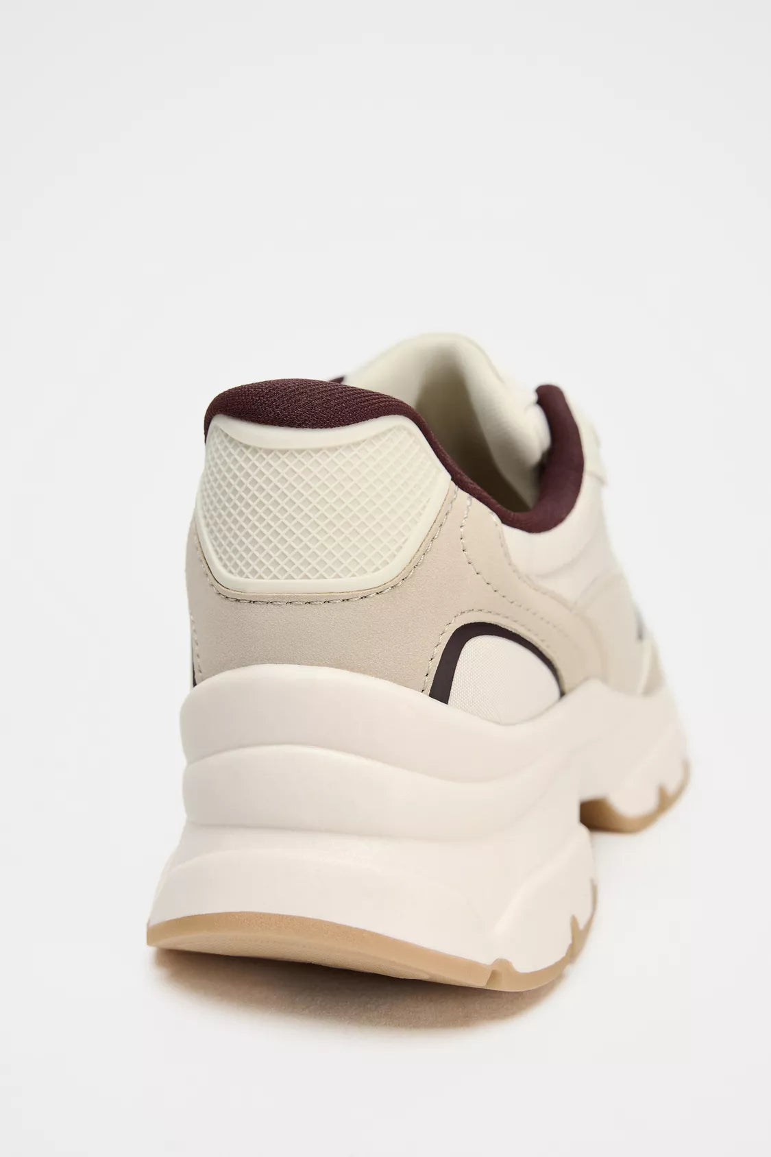 Zara contrast running