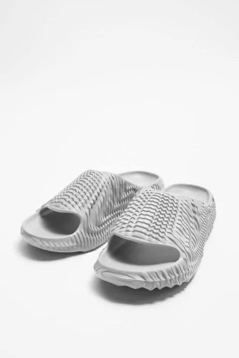 Zara Slide