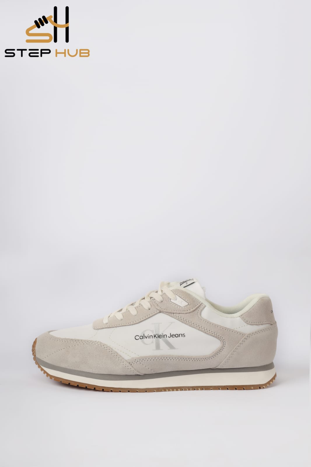 Calvin Klein Jeans Retro Runner Lace-up Trainer. WHITE & BEIGE